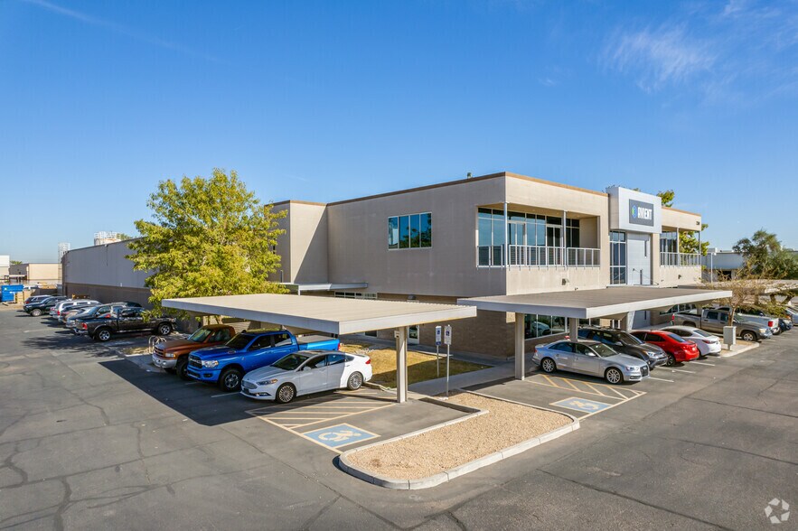 More Photos Of 230 N 48th Ave, Phoenix Manufacturing For Lease