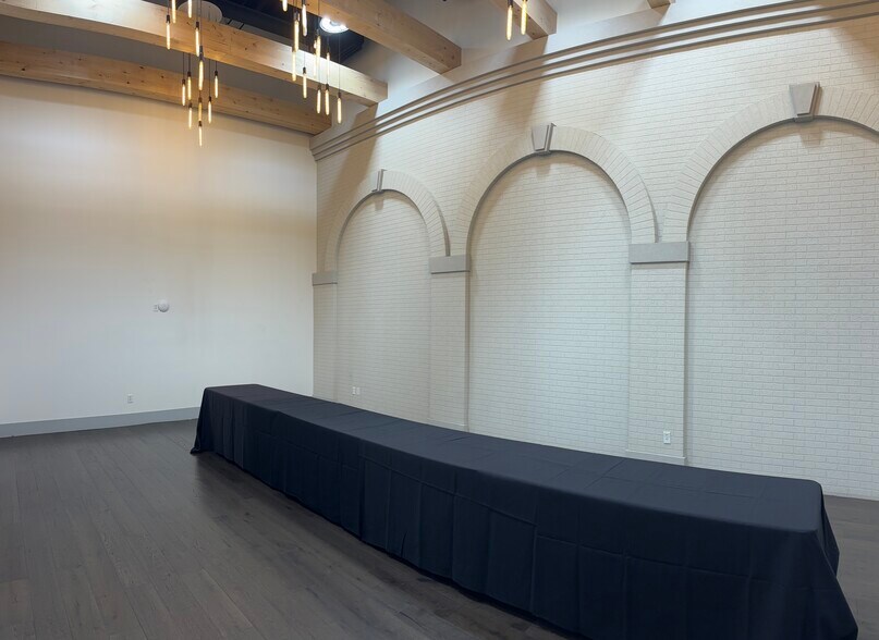 More Photos Of 1440-1460 Moon River Dr, Provo General Retail For Lease
