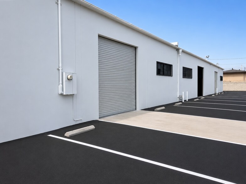 More Photos Of 1301-1307 E Edinger Ave, Santa Ana Showroom For Lease