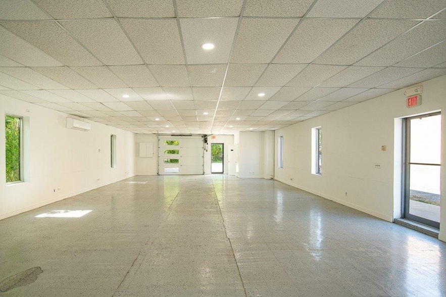 More Photos Of 54 Market St, Onancock Office For Sale