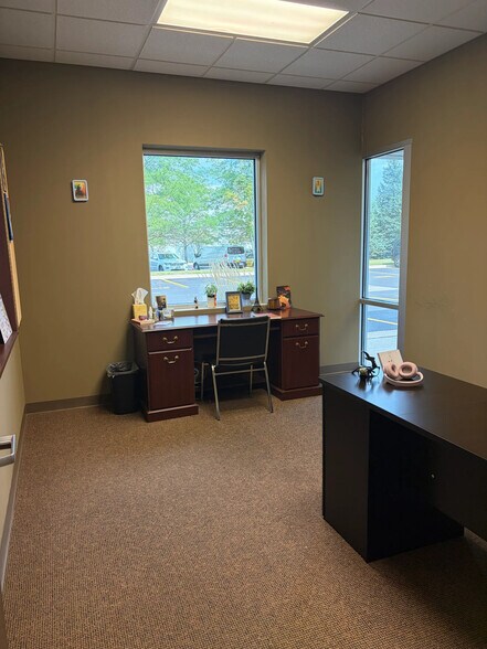 More Photos Of 1585 Beverly Ct, Aurora Warehouse For Sale