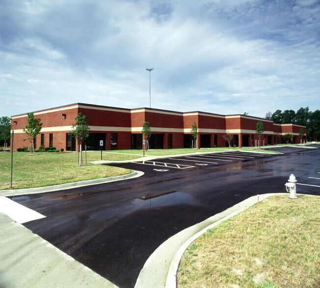 More Photos Of 5350 Lewis Rd, Sandston Research And Development For Lease
