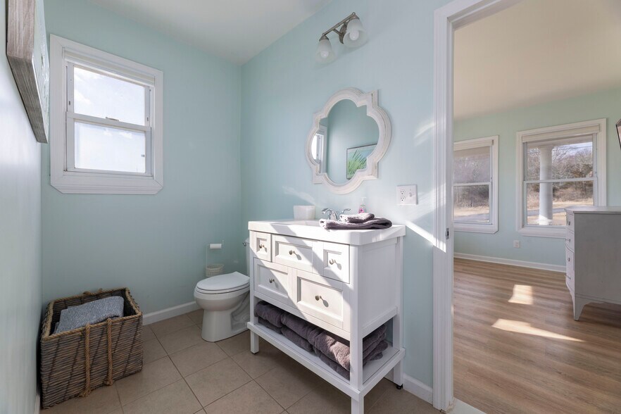More Photos Of 830 Stonington Rd, Stonington Marina For Sale