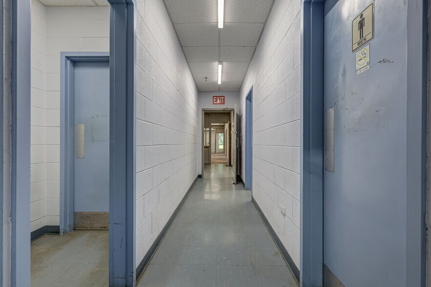More Photos Of 620 Ireland Rd, Norfolk Manufacturing For Lease