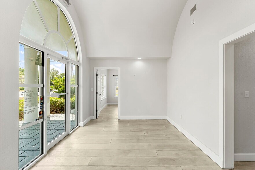 More Photos Of 5907 Sr-22, Panama City Funeral Home For Lease