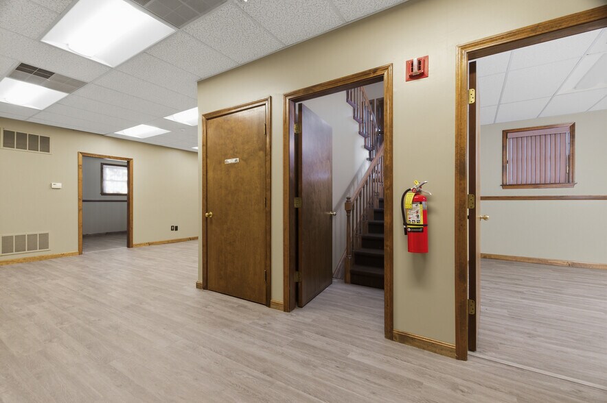 More Photos Of 352 Park Ave, Woonsocket Office For Sale
