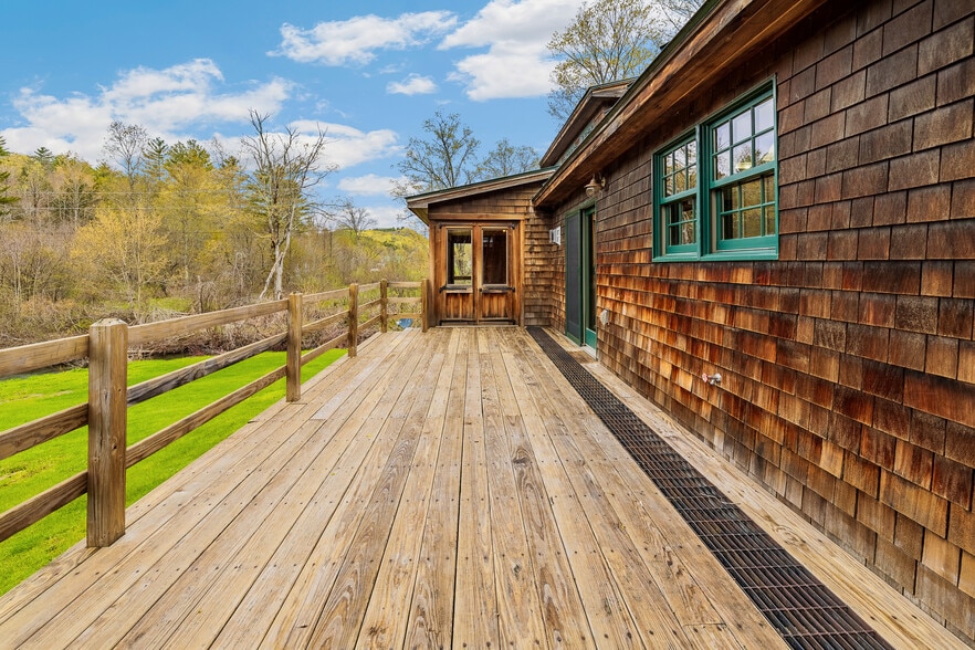 More Photos Of 49 Vermont 12, Pomfret General Retail For Sale