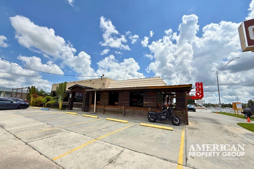 More Photos Of 4571 Clark Rd, Sarasota Restaurant For Sale