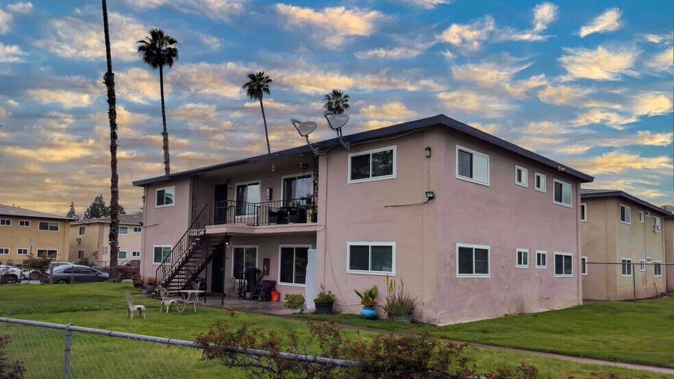 More Photos Of 1718 Crofton Ln, Escondido Multifamily For Sale
