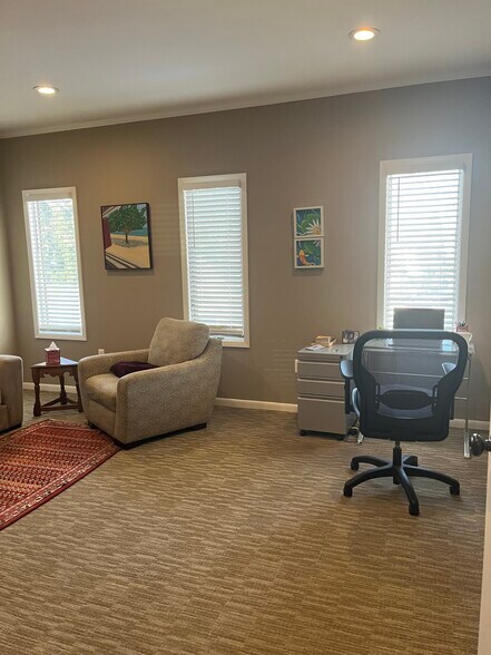 More Photos Of 130 Maple Ave, Red Bank Medical For Lease