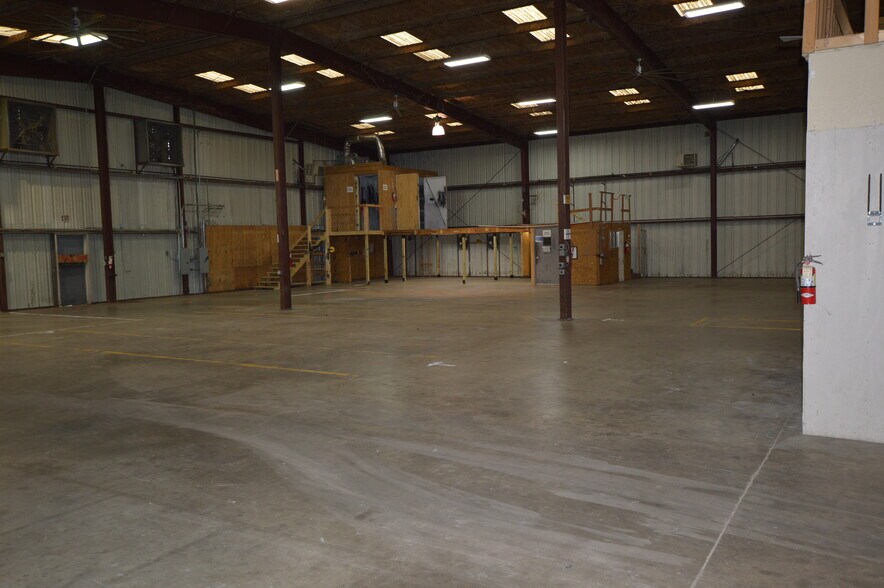 More Photos Of 4951 Grisham Dr, Rowlett Manufacturing For Lease