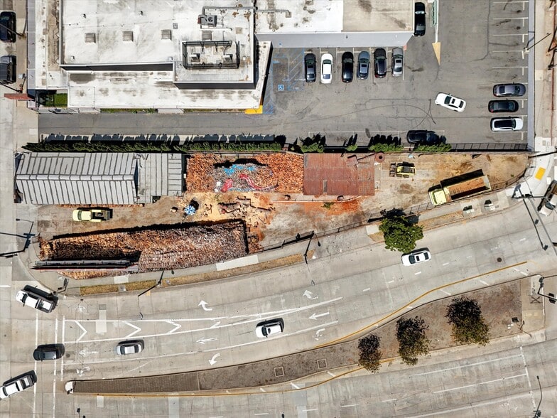 More Photos Of 3355 E Colorado Blvd, Pasadena Warehouse For Sale