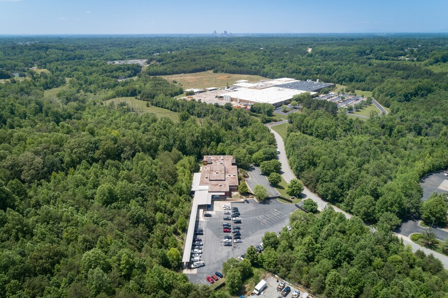 More Photos Of 3195 Centre Park Blvd, Winston-Salem Manufacturing For Sale