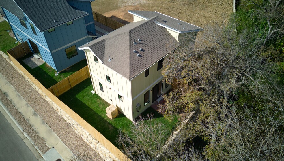 More Photos Of 2608 Bristol Dr, Austin Multifamily For Sale