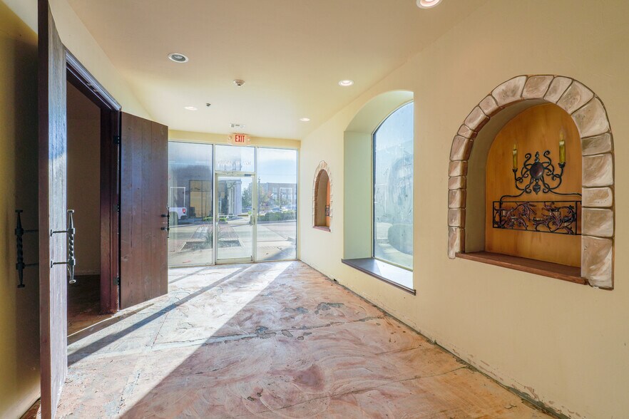 More Photos Of 102 W Main St, Shawnee Lodge Meeting Hall For Sale