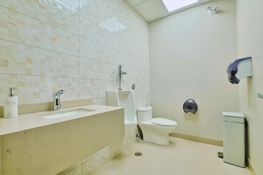 More Photos Of 1200 Derry Rd E, Mississauga Freestanding For Lease