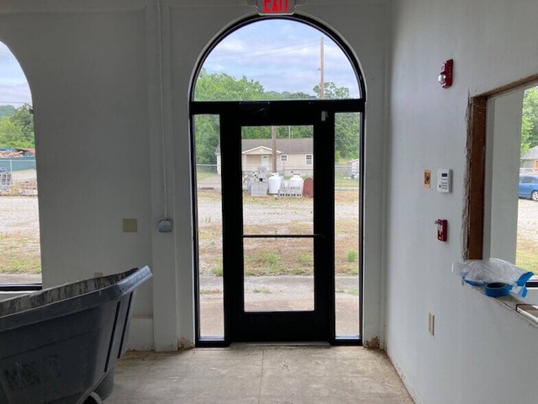 More Photos Of 2017 Dodson Ave, Chattanooga Auto Repair For Sale