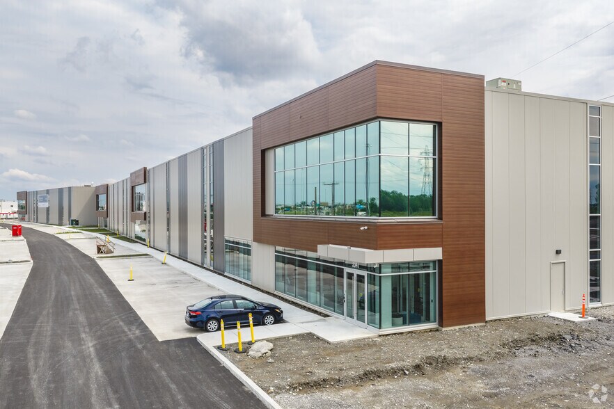 More Photos Of Crt Corporatif Laval, Laval Unknown For Lease