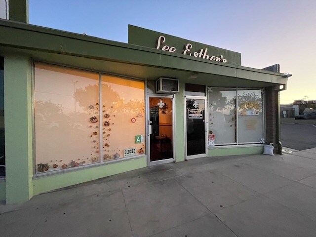 More Photos Of 38463 9th St E, Palmdale Storefront For Sale