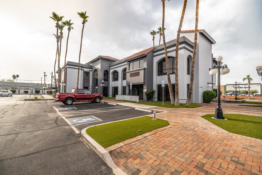 More Photos Of 3102-3104 E Indian School Rd, Phoenix Office For Sale