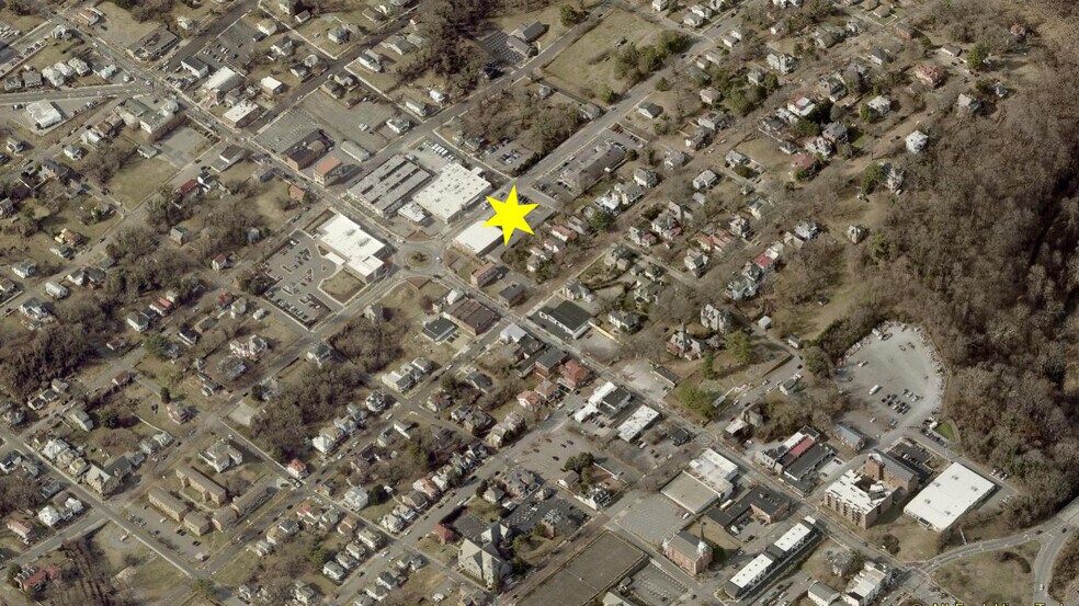 More Photos Of 408 Federal St, Lynchburg General Retail For Lease