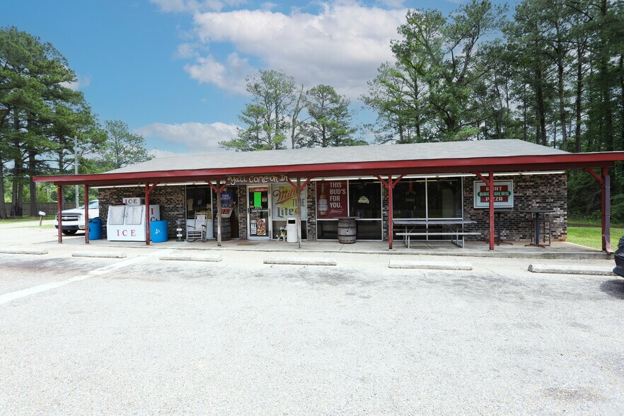 Primary Photo Of 1242 Elks Lake Rd, Hattiesburg Service Station For Sale