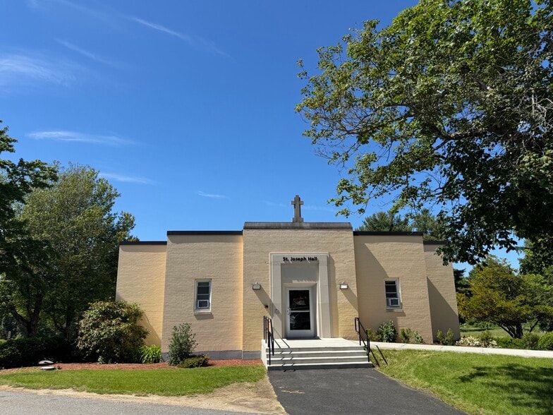 More Photos Of 50 Sunset Ln, Paxton Schools For Sale