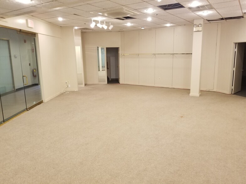 More Photos Of 574 Washington St, Easton Freestanding For Lease