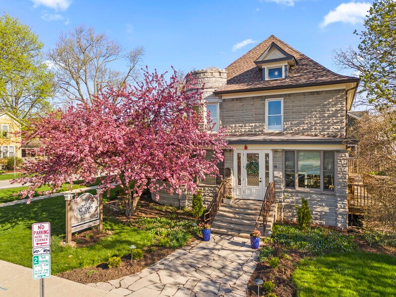 More Photos Of 237 W Jefferson Ave, Naperville Freestanding For Sale