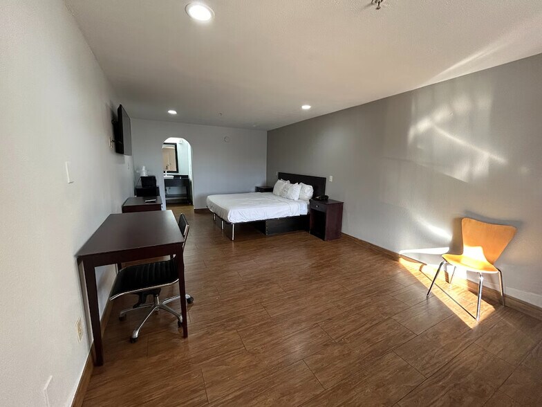 More Photos Of 125 Rushing Rd W, Denham Springs Hotel For Sale