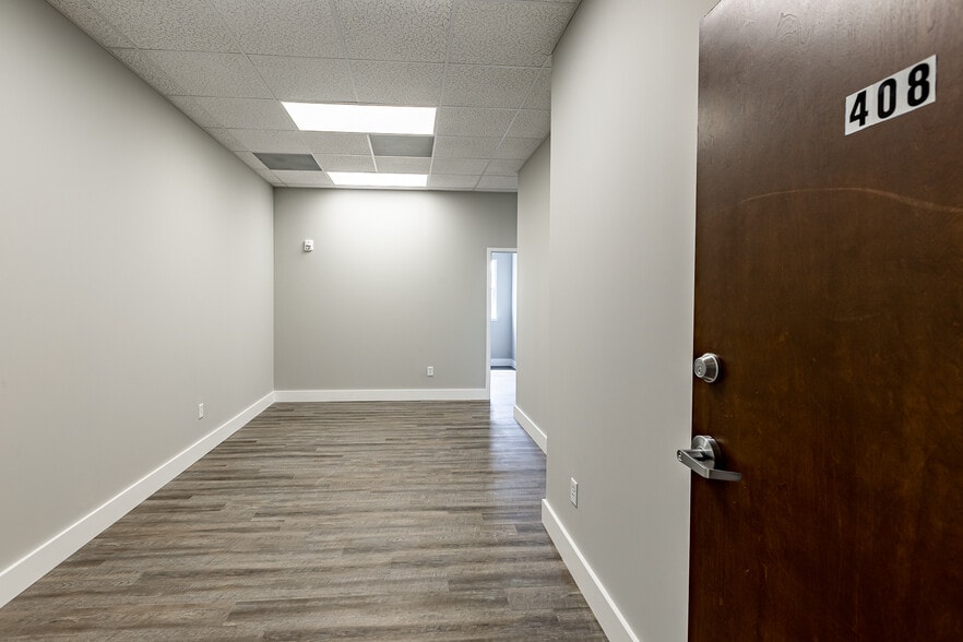 More Photos Of 1500 E Venice Ave, Venice Office For Sale