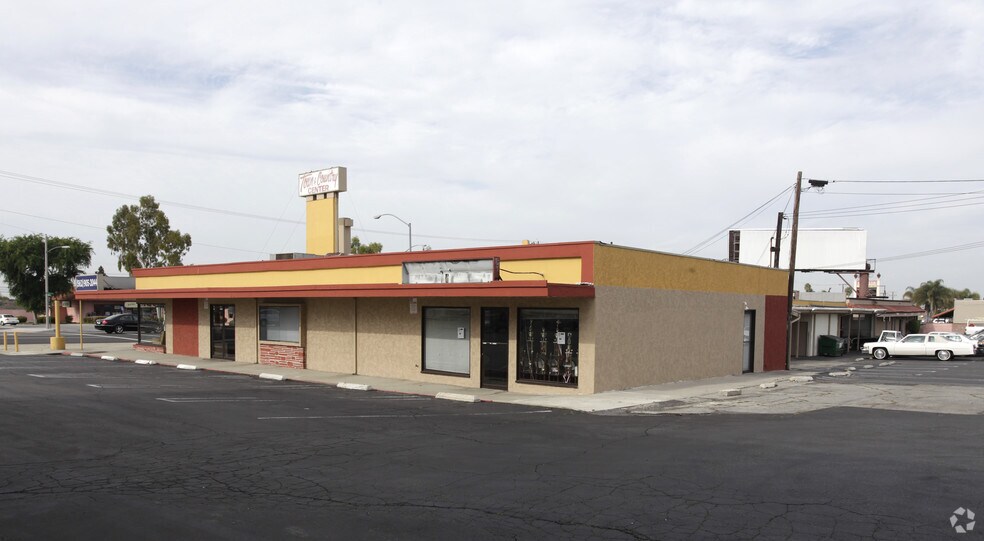 More Photos Of 2301-2371 W Whittier Blvd, La Habra Unknown For Lease