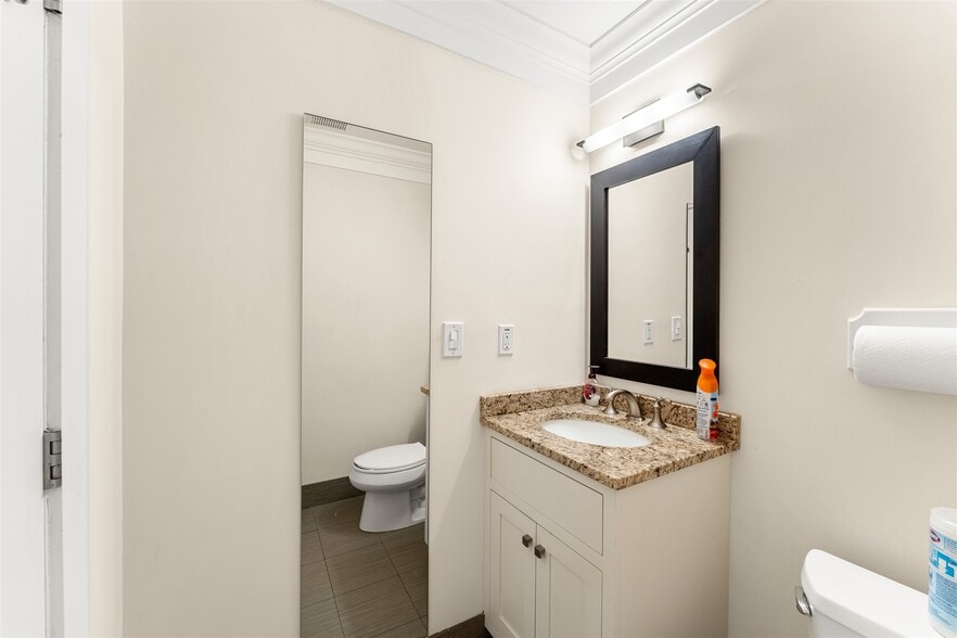 More Photos Of 525 N Harbor City Blvd, Melbourne Office For Sale