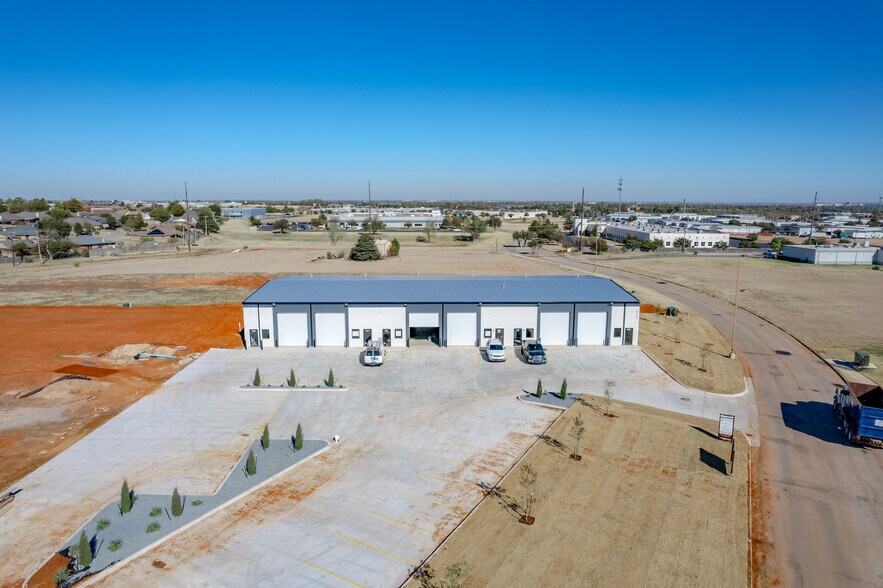 More Photos Of 8101 Silver Xing, Oklahoma City Unknown For Lease