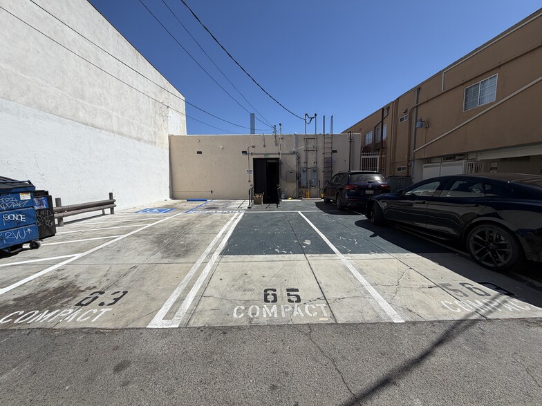 More Photos Of 7563-7565 Beverly Blvd, Los Angeles Restaurant For Lease