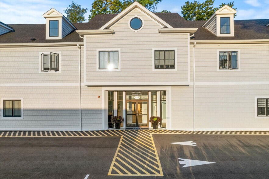 More Photos Of 159 Boston Post Rd, East Lyme Apartments For Sale