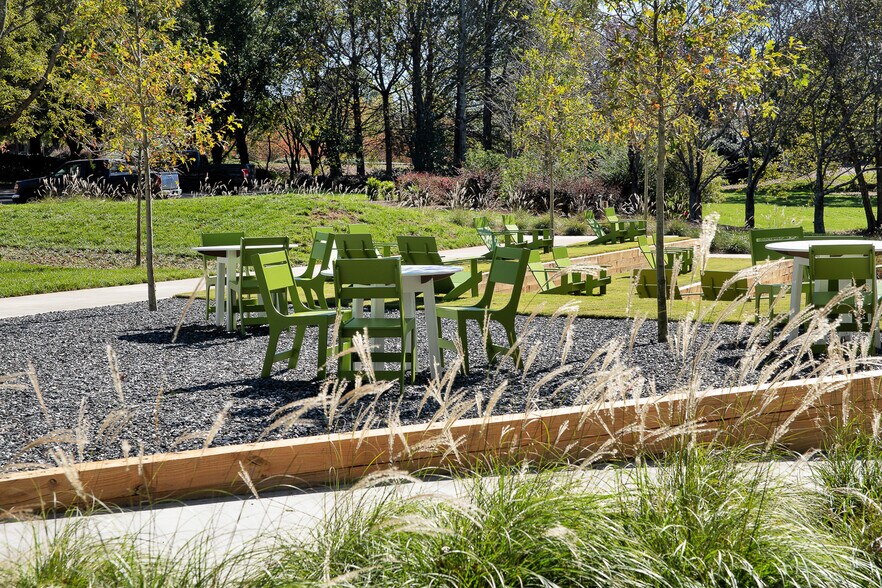 More Photos Of 6470 E Johns Crossing, Johns Creek Coworking Space