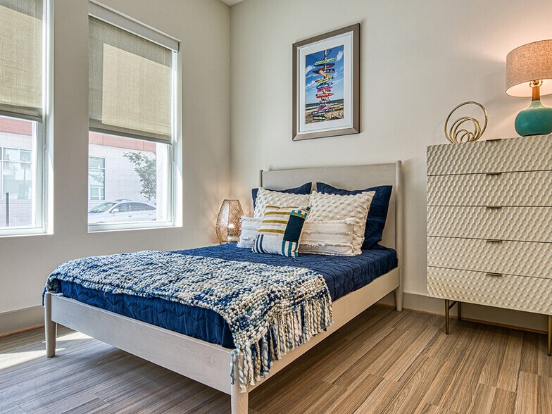 More Photos Of 1850 Merchant Ln, Hampton Apartments For Sale