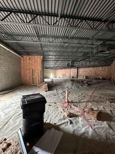 More Photos Of 1595 E Sumner St, Hartford Storefront For Sale