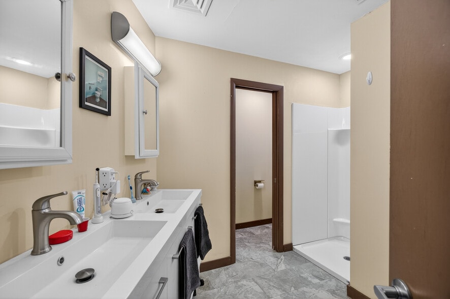 More Photos Of 27 Washington St, Westfield Apartments For Sale