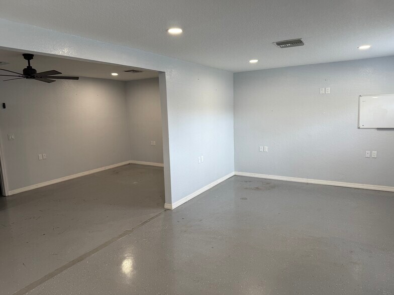 More Photos Of 8132 Cormel St, Port Richey Industrial For Lease