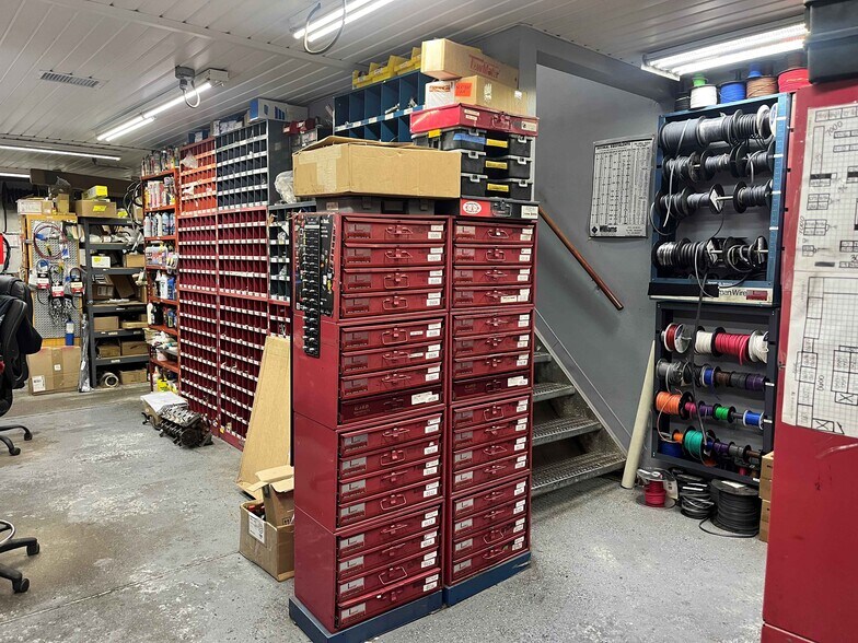 More Photos Of 941 66th Ave SW, Cedar Rapids Warehouse For Sale