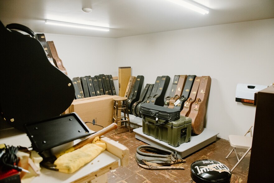 More Photos Of 920 S Chapman St, Greensboro Storefront For Lease