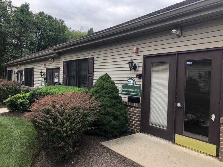 More Photos Of 1609 Woodbourne Rd, Levittown Office For Lease