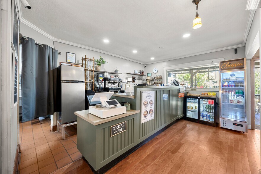 More Photos Of 419 W Commonwealth Ave, Fullerton Restaurant For Sale