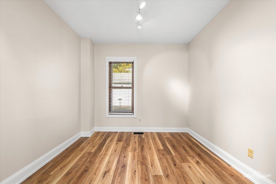 More Photos Of 101 W Church St, Sandwich Office For Sale