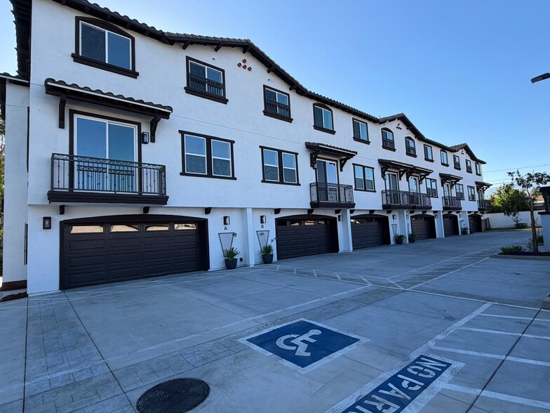 Primary Photo Of 1444 W Stoneridge Ct, Ontario Multifamily For Sale