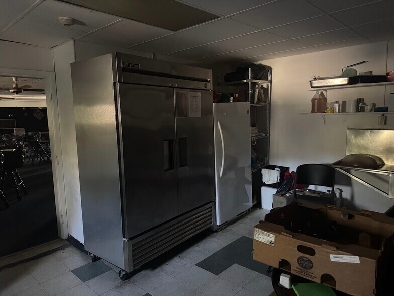 More Photos Of 534 S Beltline Blvd, Columbia Flex For Sale