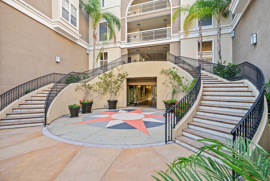 More Photos Of 31 E MacArthur Crescent Dr, Santa Ana Apartments For Lease