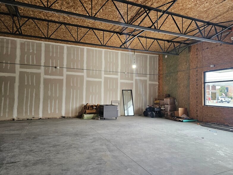 More Photos Of 2320 Union Blvd, Bay Shore General Retail For Lease